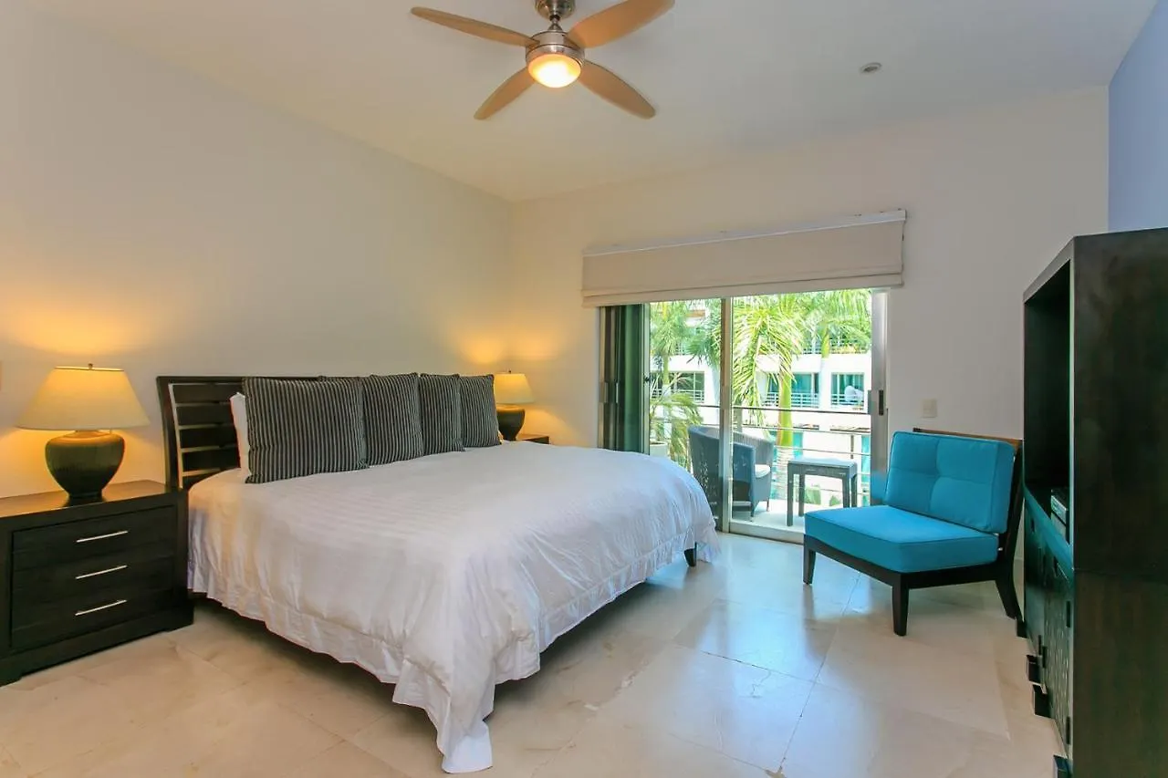 3-Level Condo With A Private Balcony & Rooftop Lounge Playa del Carmen Mexico