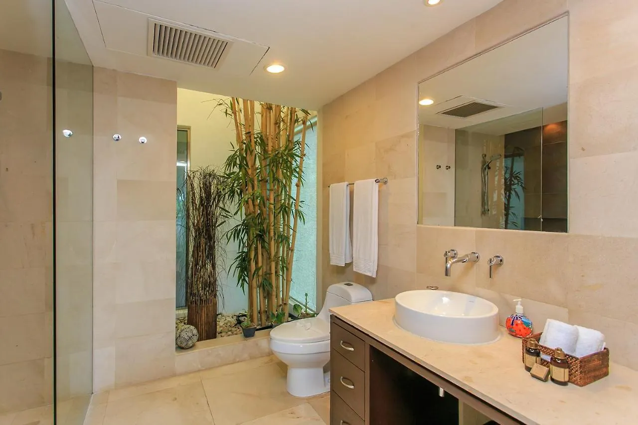 3-Level Condo With A Private Balcony & Rooftop Lounge Playa del Carmen 0*,  Mexico